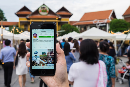 CHIANG MAI, THAILAND - JUL 16,2016: A women holds Apple iPhone 6S with Instagram application on the screen. Instagram is a photo-sharing app for smartphones.のeditorial素材