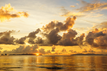 Colorful Sunset At The Seaの写真素材
