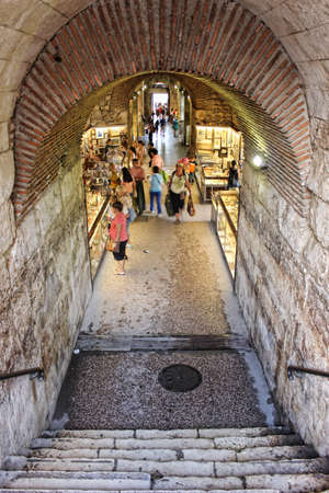 underground market splitのeditorial素材