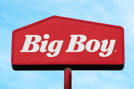 CINCINNATI, OHIO-DECEMBER 26, 2017:  Frisch's Big Boy is a midwestern chain of casual restaurants featuring the original Big Boy hamburger.のeditorial素材