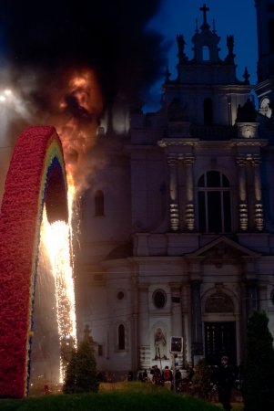 WARSAW, Poland, Monday, 11th November 2013  Art installation â The Rainbow in Savior Square burns during Polish Independence Day  The rainbow was set on fire during Independence March organized by All-Polish Youth and National Radical Camp  Rainbow is cのeditorial素材