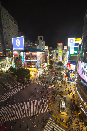 tokyo,japan - oct,8,2018:Shibuya crossroad is the one of the most peoples walking road in world.のeditorial素材