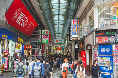 osaka,japan - oct,16,2018:shinsaibashi shopping street is the famous place in osaka japan.のeditorial素材