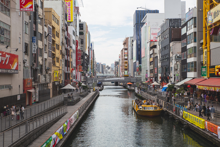 osaka,japan - oct,16,2018:shinsaibashi shopping street is the famous place in osaka japan.のeditorial素材