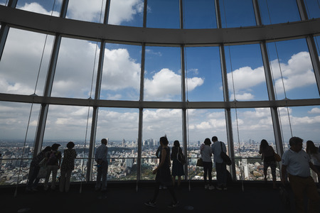 tokyo,japan - oct,9,2018:peoples looking the city from building in roppongi tokyo japan.のeditorial素材