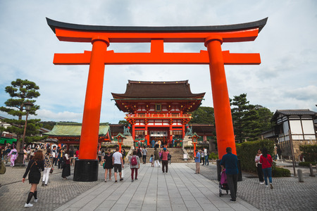 kyoto,japan - oct,14,2018:fushimi inari shrine in kyoto japan,many peoples come here everyday.のeditorial素材
