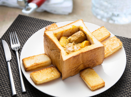 Roti  Bun Curry Chicken