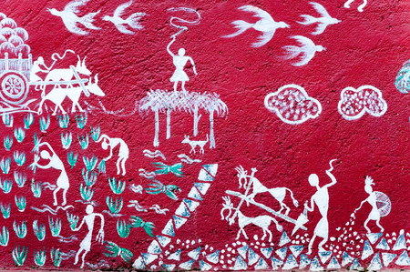 MUMBAI, INDIA â August 9 2018: Farming scenes (sowing, planting, ploughing) depicted on a mural at a Warli big-cat temple inside Sanjay Gandhi National Park. Warli are indigenous tribal people.のeditorial素材