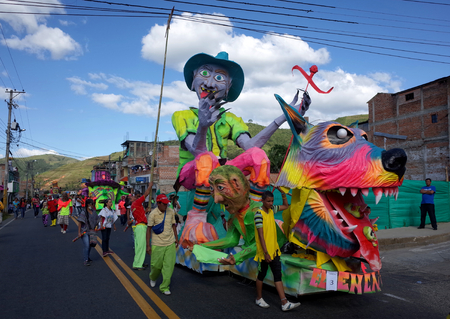 5TH JANUARY 2015, CHICHAGUÃ, COLOMBIA - colorful floats taking part in the celebrations at the Carnival de Blancos y Negros (Blacks and White Carnival) in ChichaguÃ­ near Pasto in Colombiaのeditorial素材