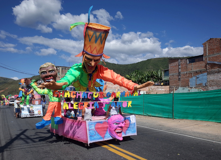 5TH JANUARY 2015, CHICHAGUÃ, COLOMBIA - colorful floats taking part in the celebrations at the Carnival de Blancos y Negros (Blacks and White Carnival) in ChichaguÃ­ near Pasto in Colombiaのeditorial素材