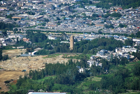 A spectacular view of a Chinese Pagoda in Dali as seen from Mount Cangshan in Yunnan, Chinaの写真素材
