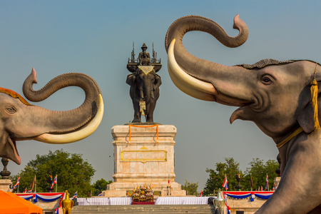 Elephant duel statue in Kanchanaburi Thailand.の写真素材