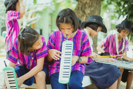 KANCHANABURI THAILAND - FEBRUARY 20 : Unidentified students
practice the marching band on february 20,2018 at Wat Krang Thong School in Kanchanaburi, Thailandのeditorial素材