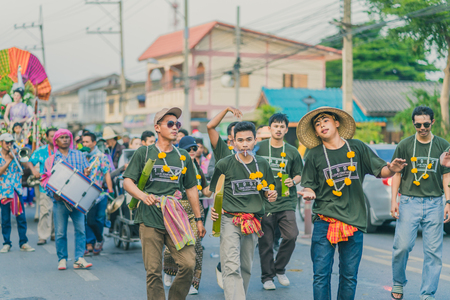 KANCHANABURI THAILAND - APRIL 13 : The villagers celebrate Songkran Festival on the road on April 13,2018 at Ban Nong Khao Thamuang in Kanchanaburi, Thailandのeditorial素材