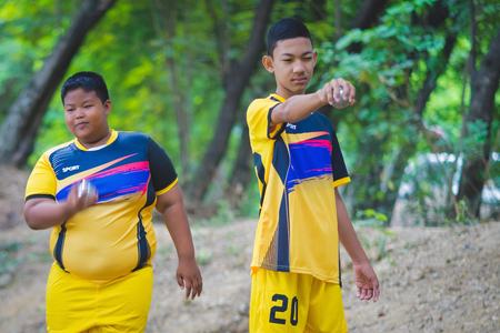 KANCHANABURI THAILAND - JULY 25 :   Unidentified Students and teachers  practice petanque at BanNongthabong school on July 25,2018  in Kanchanaburi, Thailandのeditorial素材