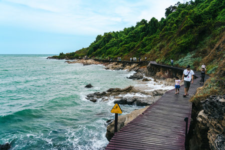 RAYONG,THAILAND-AUGUST 13,2023 : Unidentified tourists enjoy sightseeing beautiful viewpoint at Khao Leam Ya - Mu Ko Samet National Park Thailand. Famous attraction landmark. Beautiful landscape view.のeditorial素材
