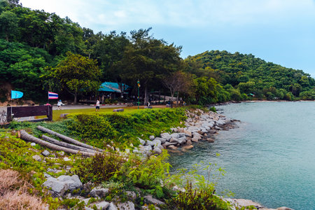 RAYONG,THAILAND-AUGUST 13,2023 : Unidentified tourists enjoy sightseeing beautiful viewpoint at Khao Leam Ya - Mu Ko Samet National Park Thailand. Famous attraction landmark. Beautiful landscape view.のeditorial素材