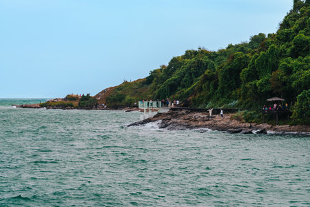 RAYONG,THAILAND-AUGUST 13,2023 : Unidentified tourists enjoy sightseeing beautiful viewpoint at Khao Leam Ya - Mu Ko Samet National Park Thailand. Famous attraction landmark. Beautiful landscape view.のeditorial素材