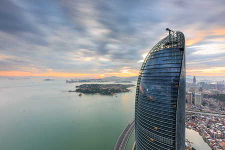 Xiamen Shimao Strait Building Petronas Twin Towers Sceneのeditorial素材