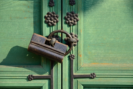 traditional old door lock of Korean architectureの写真素材