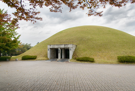 GYEONGJU, KOREA - OCTOBER 20, 2014: Cheonmachong is a tomb of a king of the Silla dynasty at Daereungwon tombs complex.のeditorial素材