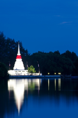 Beautiful pagoda reflect in Lake,Thailand
の写真素材