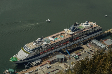 Aerial view at cruise ship from Mt  Roberts in Juneau, Alaska の写真素材