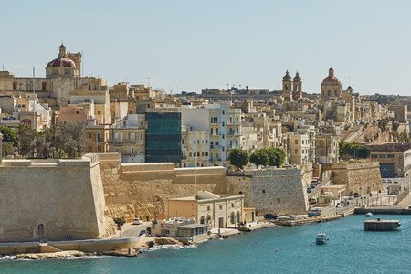 VALLETTA, MALTA - OCTOBER 30, 2017: View of an old architecture, coast and downtown area of Valletta in Malta.のeditorial素材