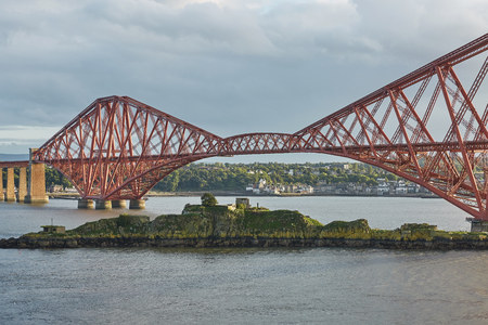 The Forth Rail Bridge, Scotland, connecting South Queensferry (Edinburgh) with North Queensferry (Fife)の写真素材