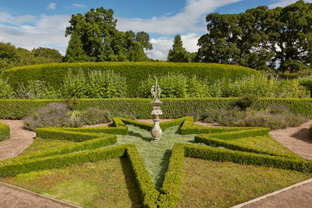 CAWDOR, NAIRN, SCOTLAND, UK - AUGUST 07, 2017: Cawdor Castle surrounded by its beautiful gardens near Inverness, Scotlandのeditorial素材