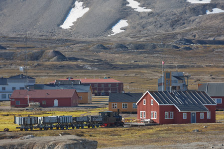 Ny-Alesund, Svalbard, Norway - July 24 2017: The small town of Ny Alesund in Svalbard, a Norwegian archipelago between Norway and North Pole. It's the most northerly civilian settlement in the world.のeditorial素材