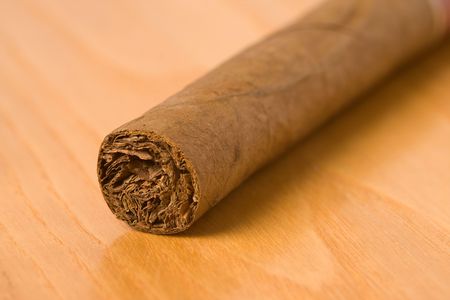 detail of cuban cigar on tableの写真素材