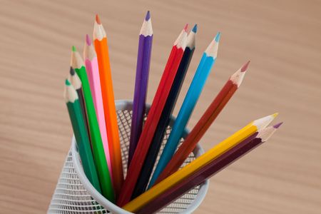 color pencils on wooden table
の写真素材