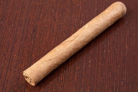 the cuban cigar on wooden tableの写真素材