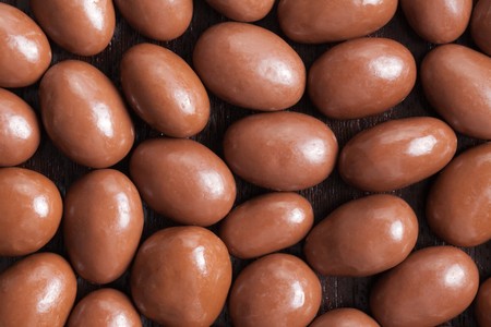 photo shot of almonds in chocolateの写真素材