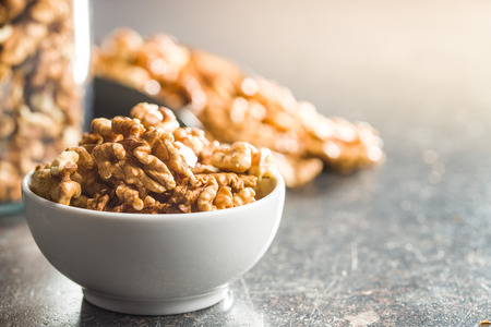 The walnut kernels in bowl.