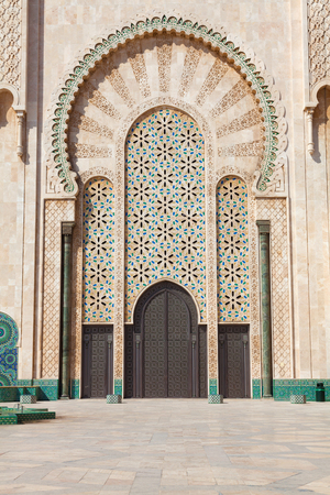 Decorated door of Hassan II mosque in Casablanca, Moroccoの写真素材