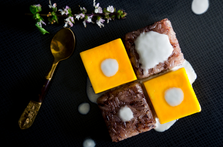 Thai dessert, Mango and sticky rice, sweet ripe mango and red sticky riceの写真素材