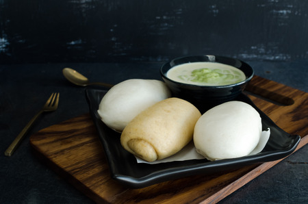 Bread And Pandanus Leaf Steamed Custard, Thai Dessertの写真素材
