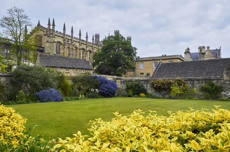 Beatiful Garden Of Christ Church War Memorial In Spring Season, Oxford, Englandの写真素材