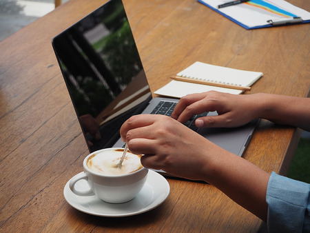 Moion is one of the common people.New coffee for drinkers New keyboard Eye view screen notebook...