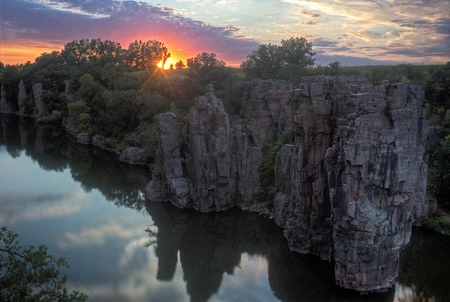 Palisades State Park is in South Dakota by Garretsonの写真素材