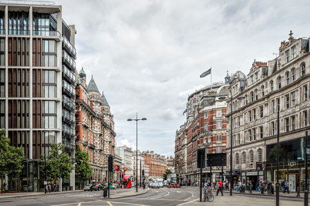 London, UK - August 19, 2015: Knightsbridge is an exclusive residential and retail district in central London, is home to many expensive shops, fashion houses and luxury apartmentsのeditorial素材