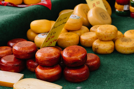 Gouda, Netherlands - August 4, 2016: Gouda Cheese Market. It remains a spectacle at the heart of Hollands cheese industry, with its rituals and Dutch traditions now a must-see attraction.のeditorial素材