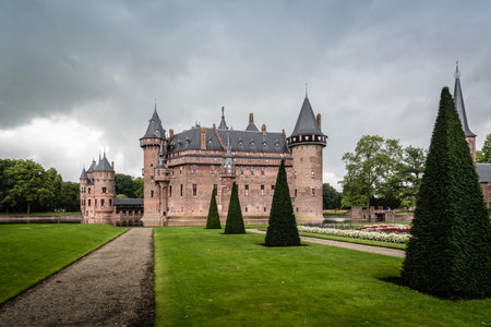 Haarzuilens, Netherlands - August 4, 2016: De Haar Castle, located near Utrecht. It is the biggest and most luxurious castle in The Netherlandsのeditorial素材