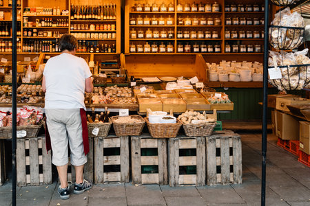 Woman shopping food in Viktualienmarktのeditorial素材