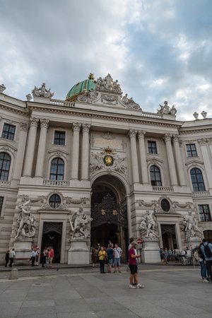 Facade to St. Michael Square in Hofburg Palace.のeditorial素材