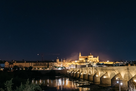 Night cityscape of Cordobaの写真素材
