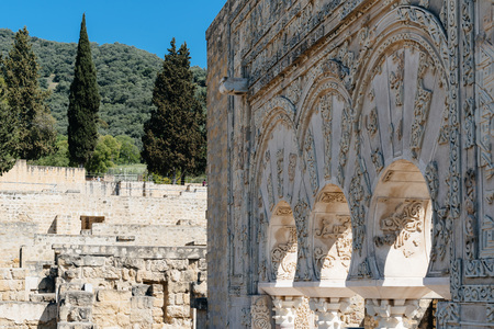 View of horseshoe arches in the ruins of Medina Azahara in Cordoの写真素材