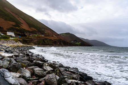 Scenic view of rocky beach in the coast of Irelandの写真素材